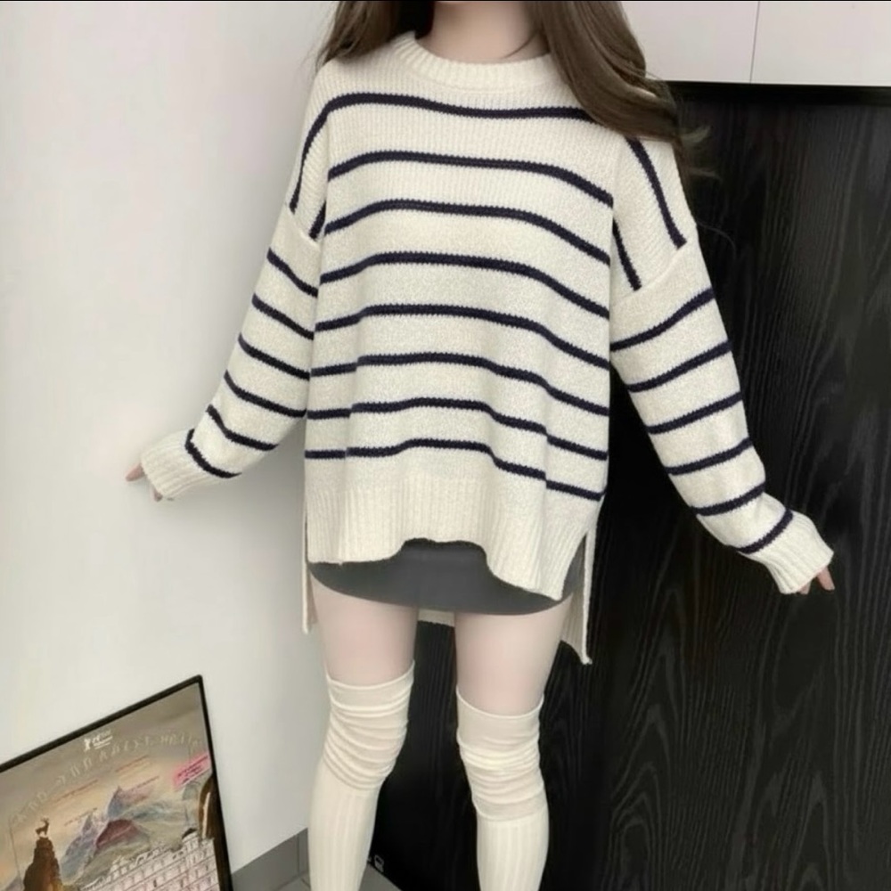 NWOT Tommy Hilfiger Cream & Navy Striped Knit Sweater